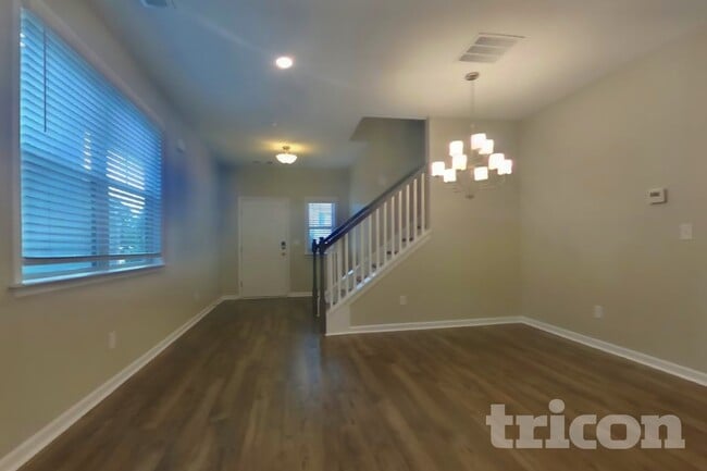 Foto del edificio - 148 Chapelcrest Ln