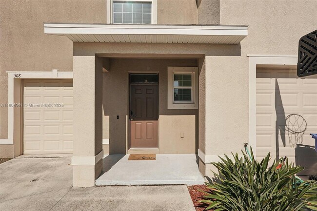 Foto del edificio - 508 Glenn Cross Dr