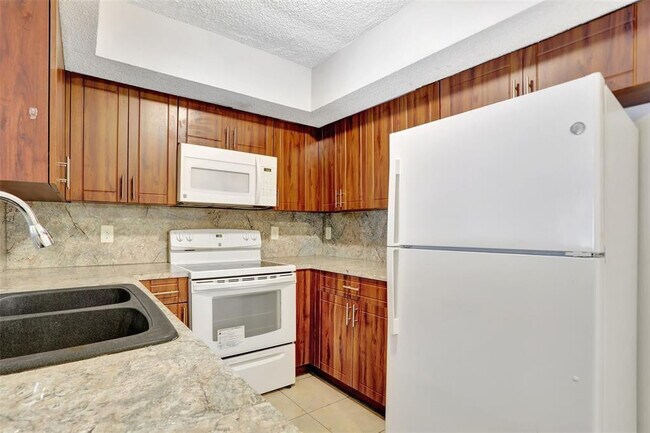 Foto del edificio - 5590 NW 61st St