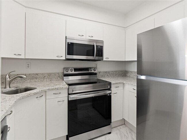 Building Photo - 2870 Pharr Ct S Northwest
