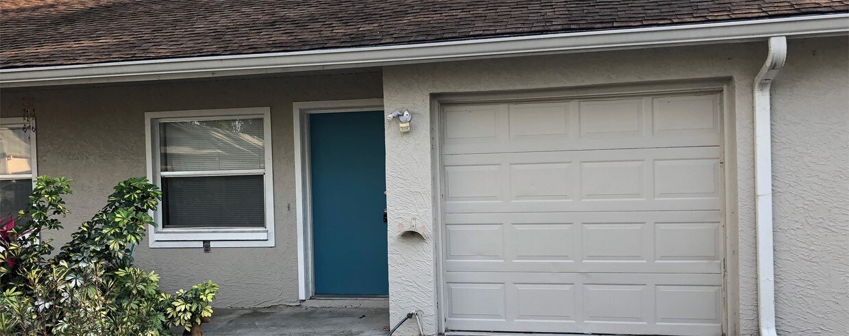 Foto principal - 1108 E Rohe St