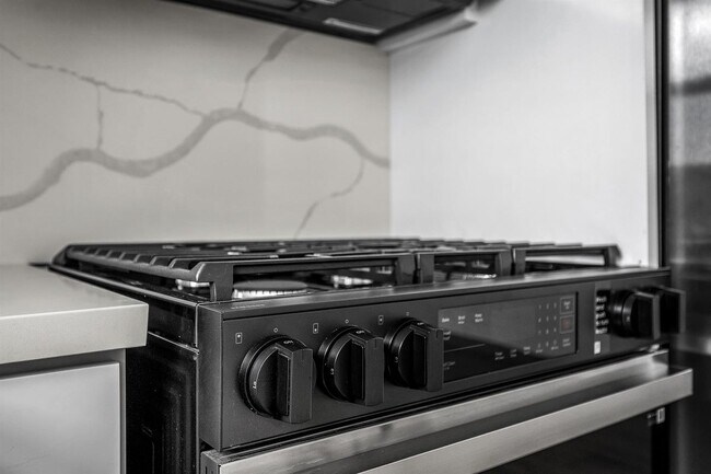 Foto del edificio - 4558 1/2 Saturn St