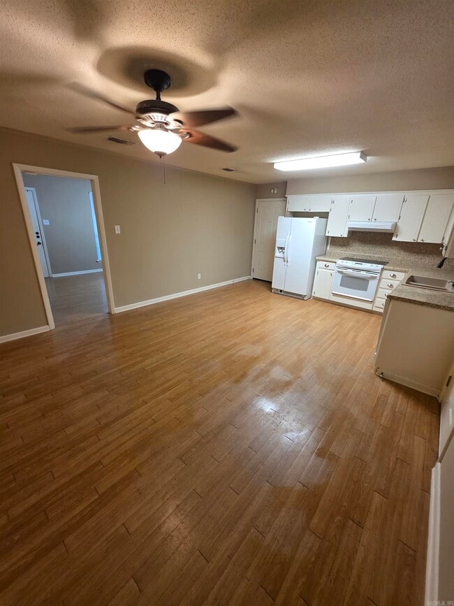 Foto del edificio - 11615 Ashwood Dr