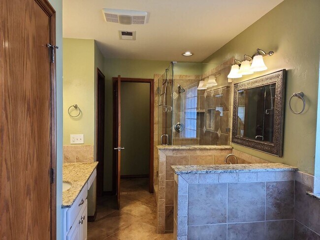 Foto del edificio - Moore Schools