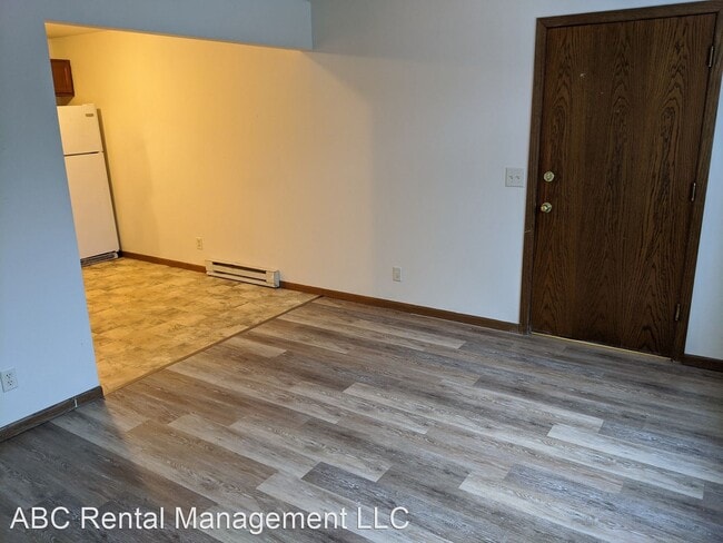 Building Photo - 915 Genrich St