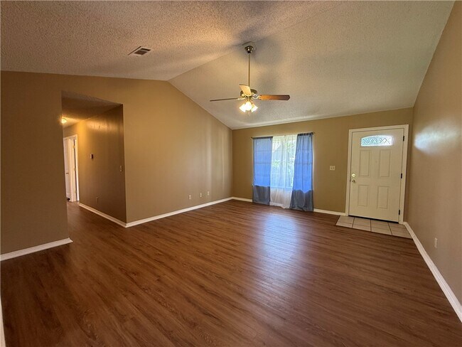 Foto del edificio - 2446 Ridgeway Loop