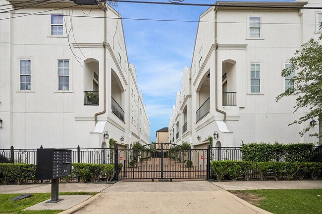 Foto del edificio - 1242 W 23rd St