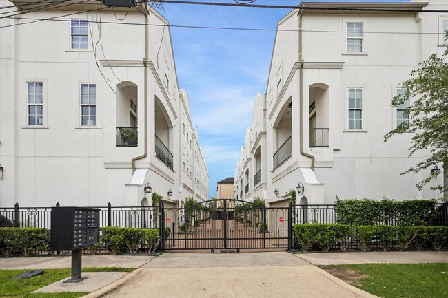Photo - 1242 W 23rd St House