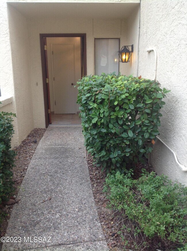 Foto del edificio - 7908 E Sabino Sunrise Cir