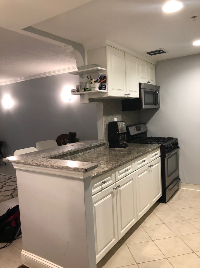 Building Photo - 14 Bay Ridge Avenue