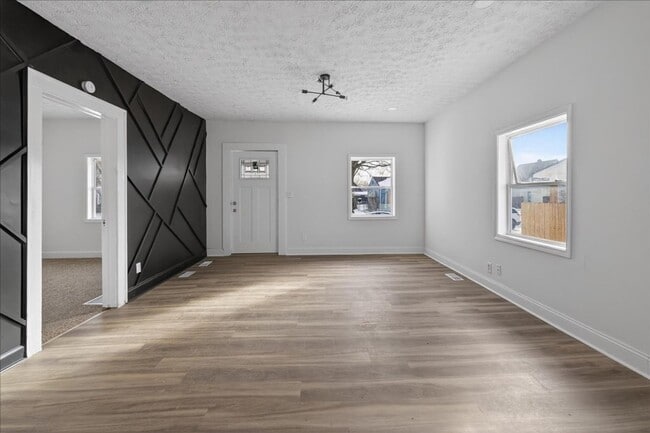 Building Photo - 218 S Walcott St