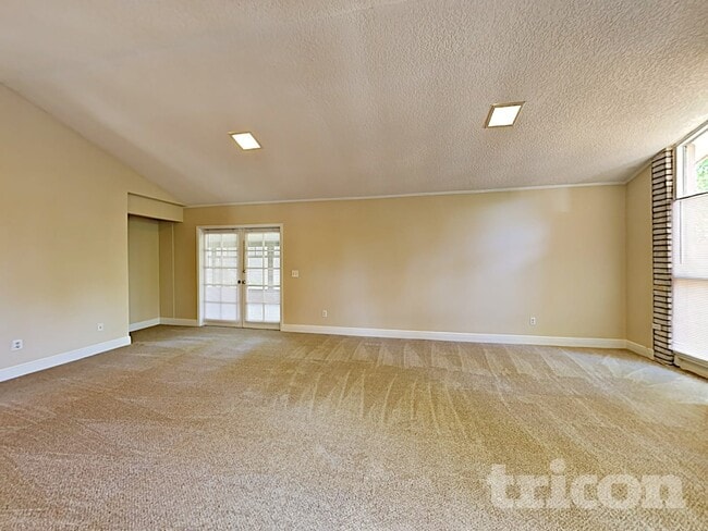 Foto del edificio - 1734 Alder Dr