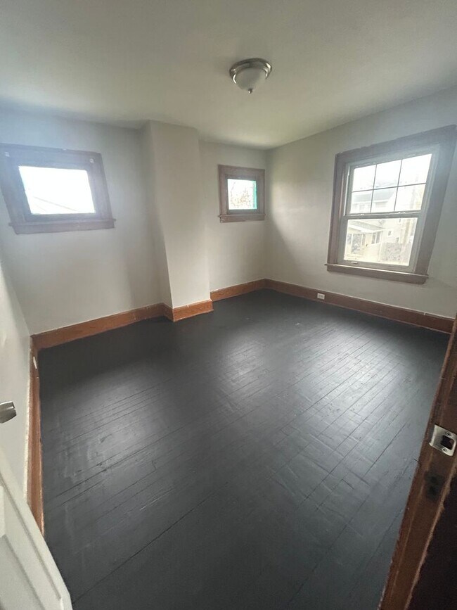 Foto del edificio - SECTION 8 & EDEN Accepted!!! Cleveland Cha...