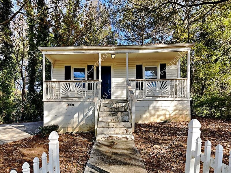 Primary Photo - 2036 Phillips Dr SE