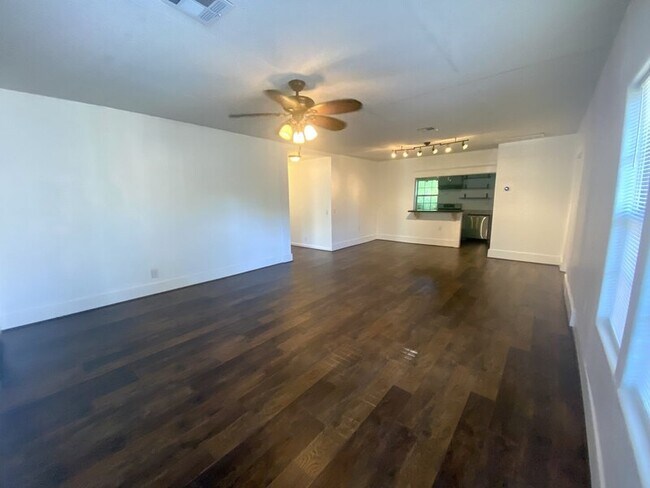 Foto del edificio - 112 S Sandusky Ave
