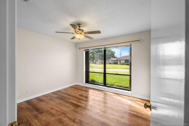 Foto del edificio - 2386 SW Creekside Dr