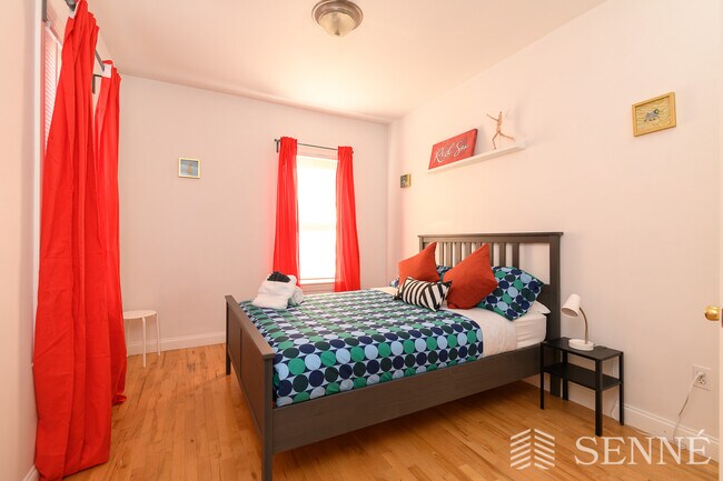 Foto del edificio - 250 Somerville Ave
