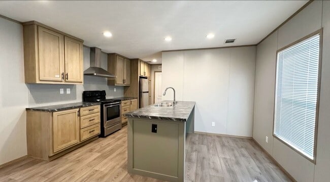 Building Photo - 217 Mountain Dr SW