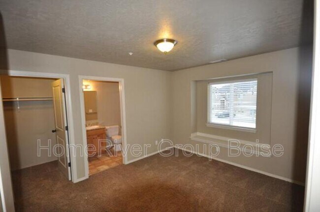 Foto del edificio - 11828 W Fairview Ave