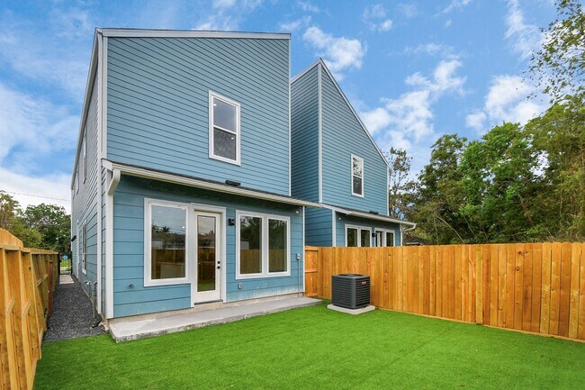 Foto del edificio - 6817 Peerless St