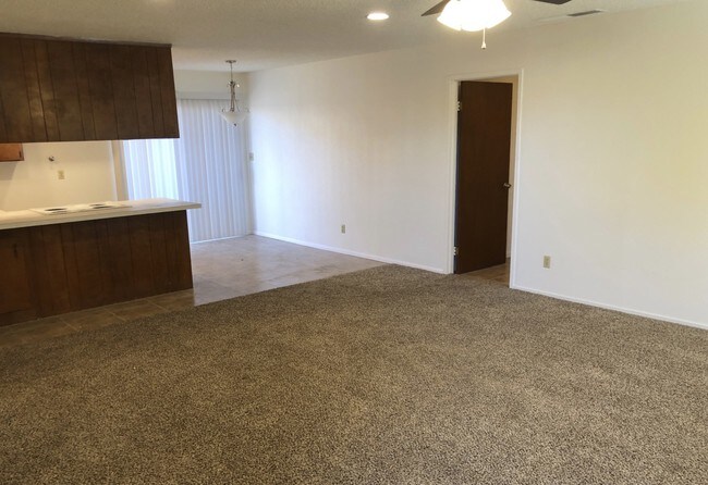 Foto del edificio - 530 N Prospect St
