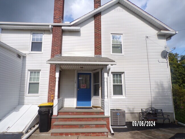 Building Photo - 18 Coe Ln