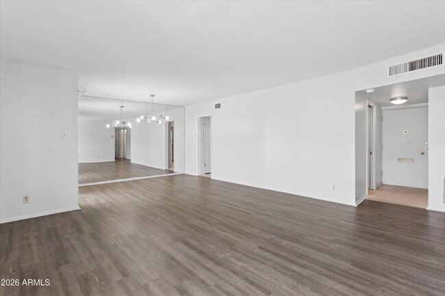 Building Photo - 3308 E Camelback Rd