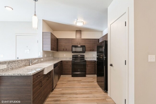 Foto del edificio - 2 Bed 2 Bath Apartment!