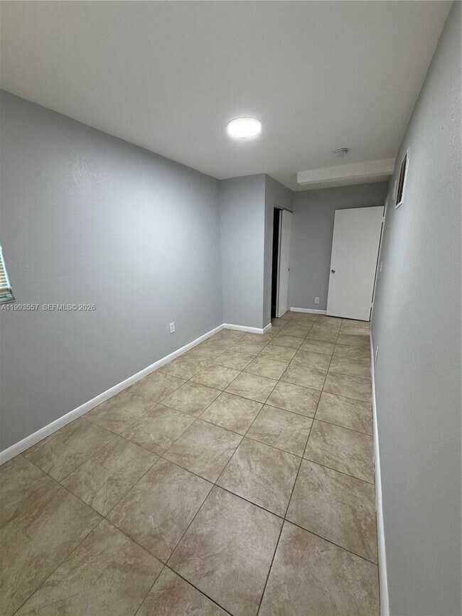 Foto del edificio - 1270 NW 9th St