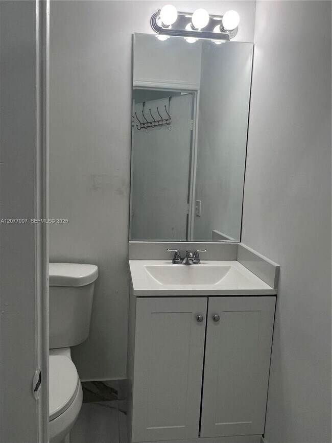 Foto del edificio - 1412 SW 82nd Ct