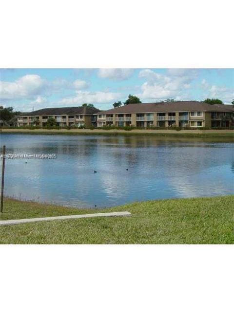 Foto del edificio - 445 NW 210th St