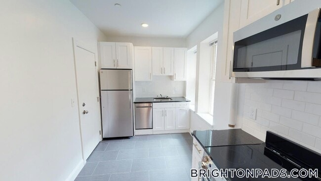 Building Photo - 123 Sutherland Rd