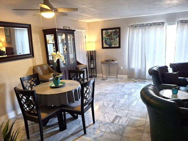 Foto del edificio - 1257 Drew St