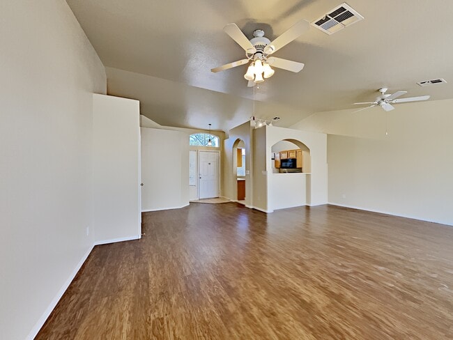 Building Photo - 918 Blue Arroyo Dr