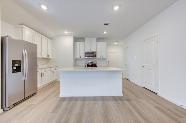 Building Photo - 40650 Balsam Run Ln