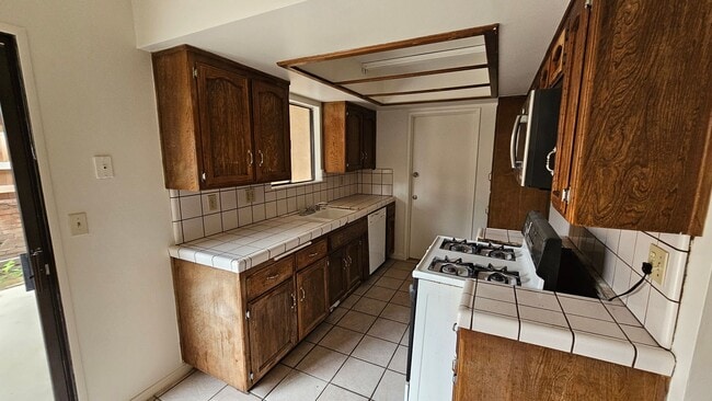 Foto del edificio - Available Now | 3 bd 2 ba Townhome