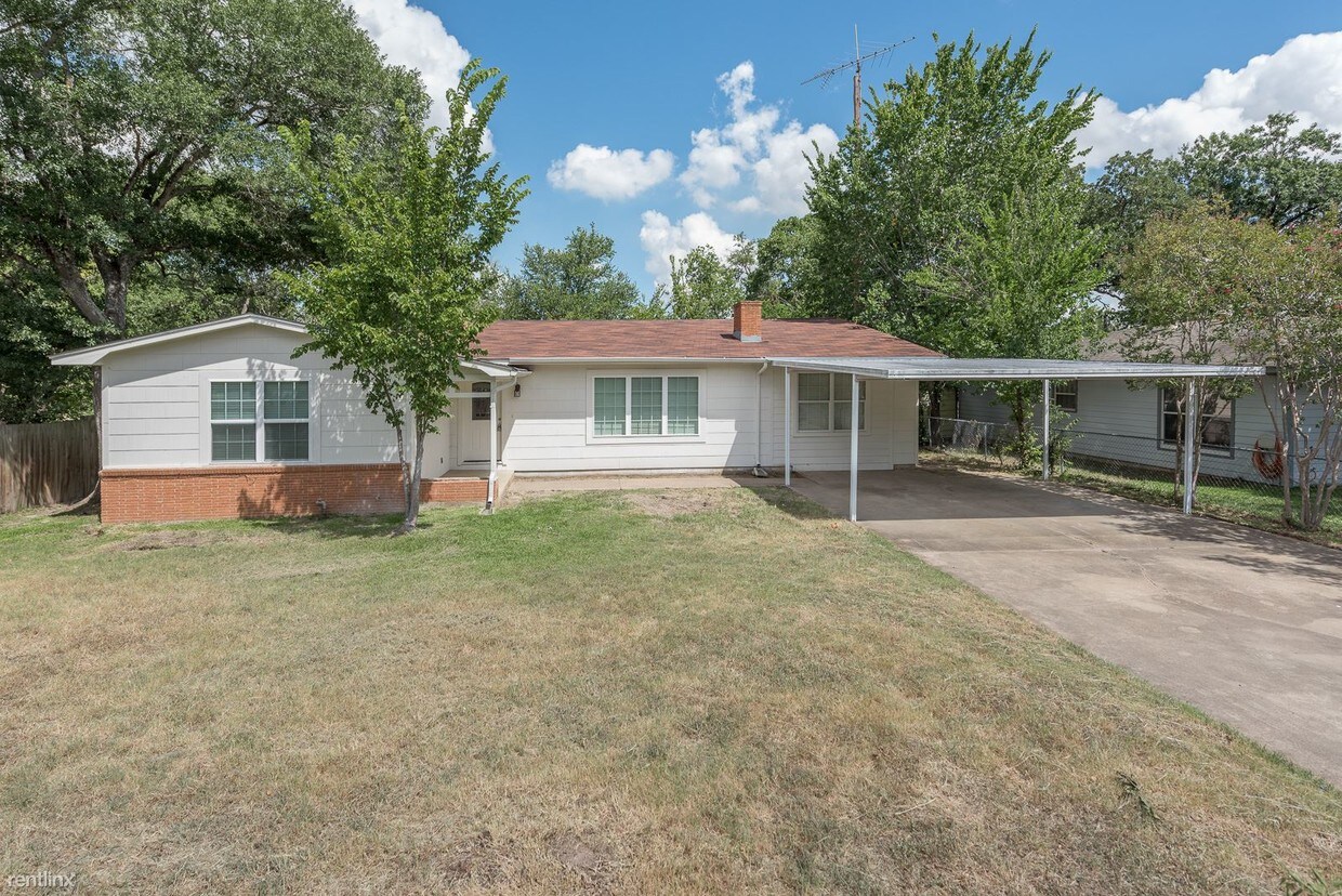 Primary Photo - 5 br, 3 bath House - 404 Day Ave