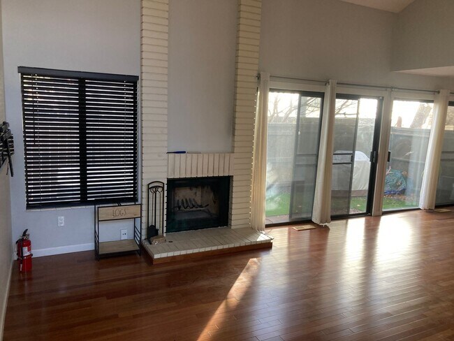 Foto del edificio - **READY FOR MOVE IN**