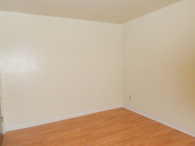 Building Photo - 4405 Chippewa St