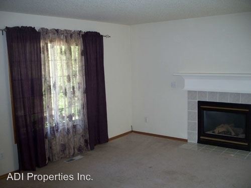 Building Photo - 3 br, 2.5 bath House - 728 SE Century Blvd.