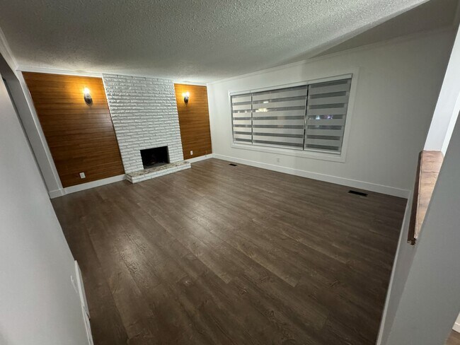 Building Photo - 34249 Green Ave