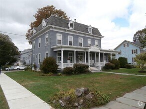 Building Photo - 26 Oakland Ave