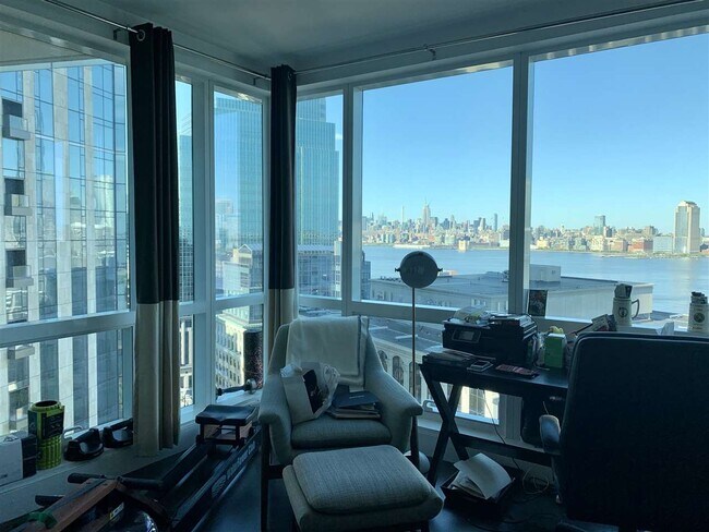 Foto del edificio - 77 Hudson St