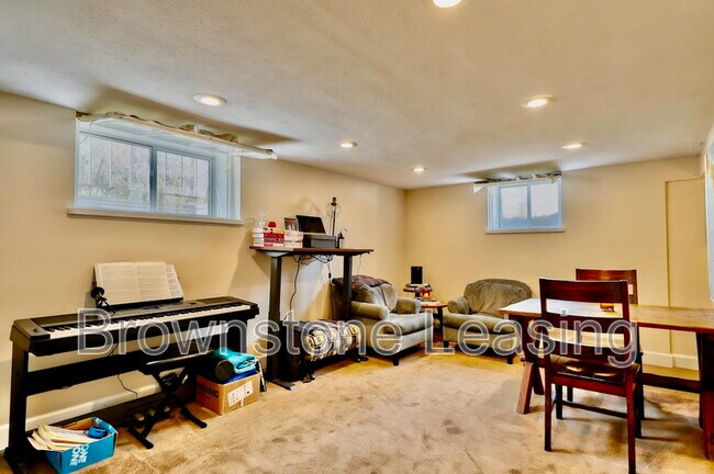 Foto del edificio - 867 N Ogden St