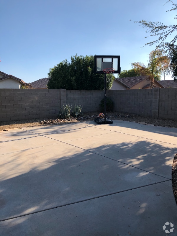 Building Photo - 8211 W Behrend Dr