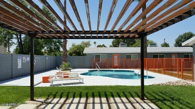 Foto del edificio - 5317 N 11th St