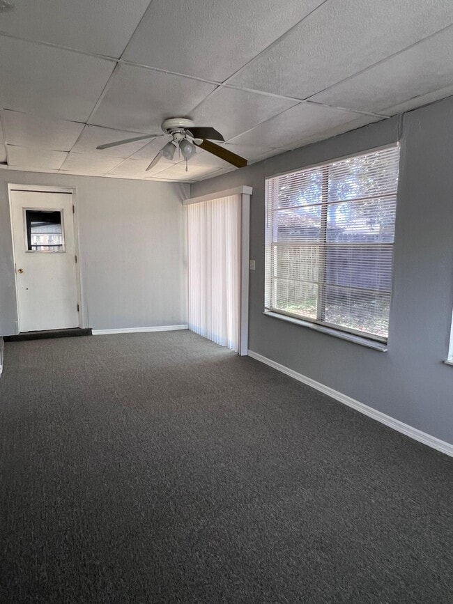 Building Photo - 2467 Mercury Dr