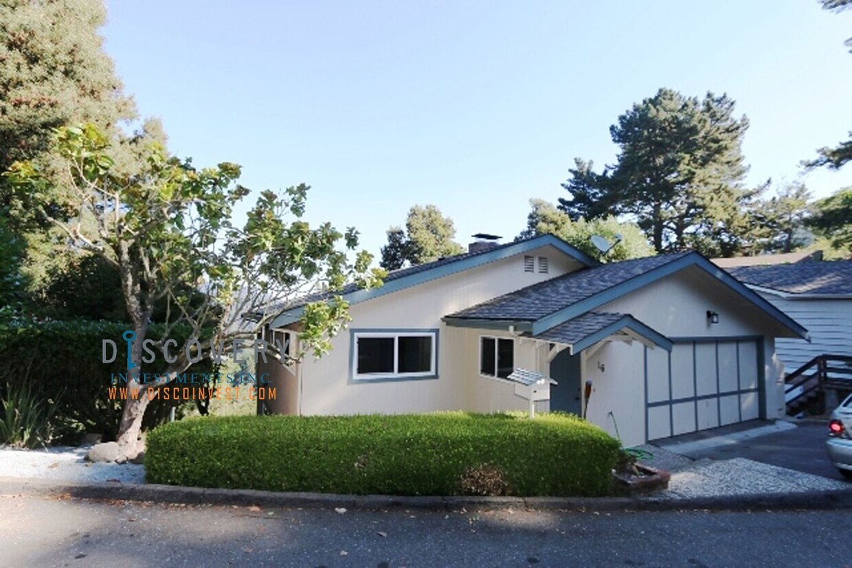 Mid-Century 3 Bedroom Home in Montclair - Mid-Century 3 Bedroom Home in Montclair