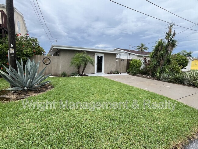 Foto del edificio - 14982 Edgewater Cir