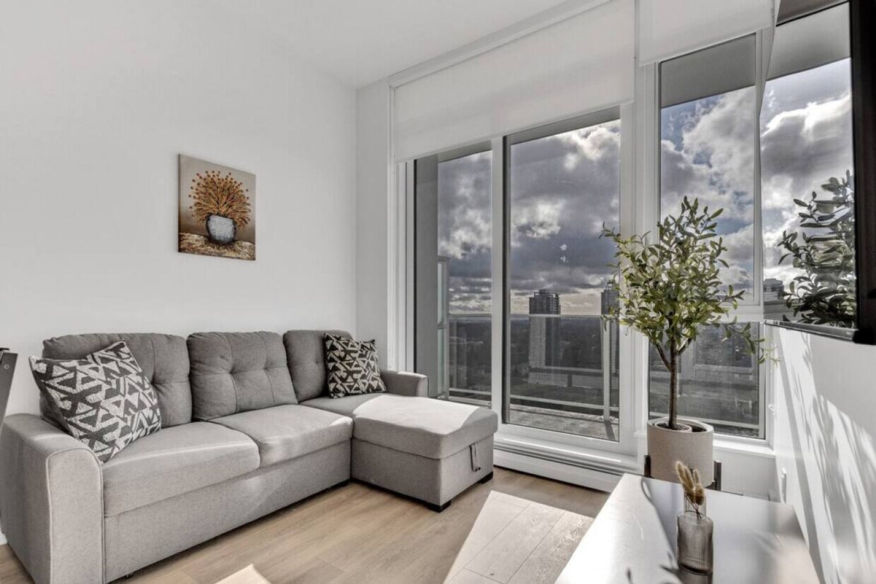 Photo principale - 13685-13102 102 Ave